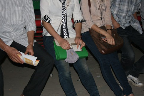 Đi xe buýt phải có `bàn tay thép”