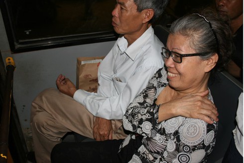 Đi xe buýt phải có `bàn tay thép”