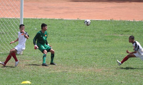 HLV Falko Goetz kiên quyết đuổi phóng viên