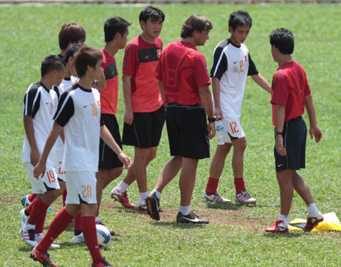 HLV Falko Goetz kiên quyết đuổi phóng viên