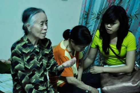 Tâm sự xót xa của mẹ cậu bé viết `bài văn lạ`