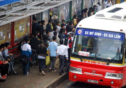 10 tháng, xe buýt gây thương vong 14 người