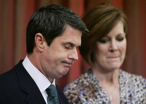 10 bê bối tình ái đình đám nhất của chính trường Mỹ