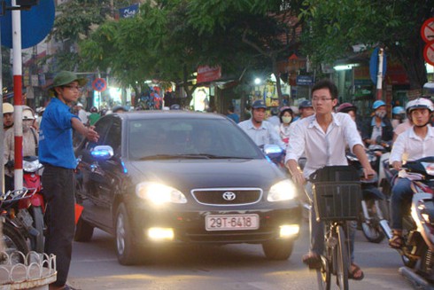 Đổi giờ làm: Các phương án đang `đá` nhau?