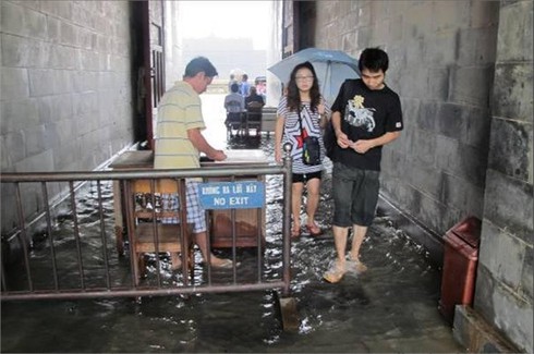 Cận cảnh Thừa Thiên - Huế sau lũ dữ