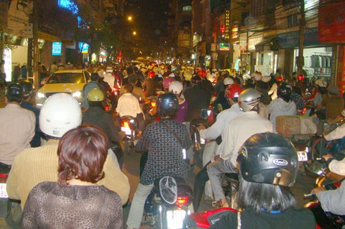 Chống ùn tắc: Đòi gặp lãnh đạo Bộ mới đưa giải pháp