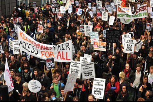 Biểu tình phản đối tăng học phí ở Luân Đôn