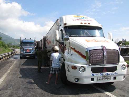 TNGT nghiêm trọng gây tắc QL1A qua hầm Hải Vân