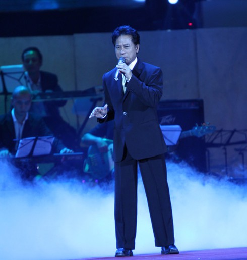 Show Chế Linh: Lệ làng cũng phải chào thua!