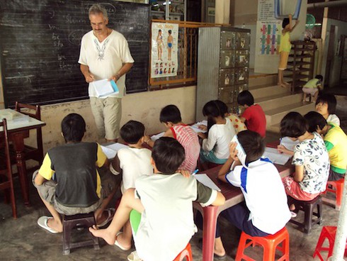 Báo Anh `chê` giáo viên chạy tiếng Anh Việt Nam