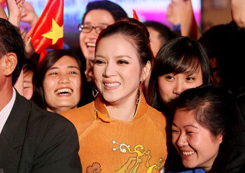 Lý Nhã Kỳ rạng rỡ mừng chiến thắng của Vịnh Hạ Long