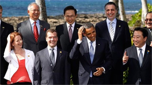 Tổng thống Obama `gạt` sáng kiến của `đàn anh` Clinton