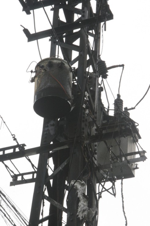 Đà Nẵng: Cháy nổ thiêu rụi trạm biến áp