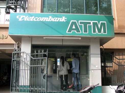 Đổ xô rút tiền ATM Vietcombank