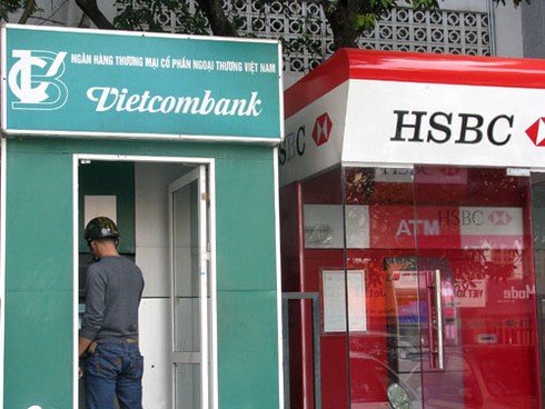 Đổ xô rút tiền ATM Vietcombank