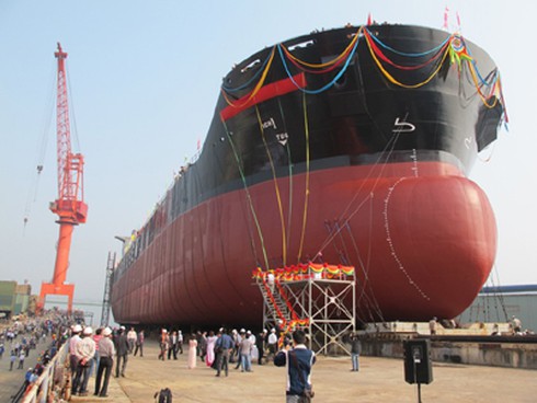 Vinashin hạ thủy tàu hàng rời 53.000 tấn