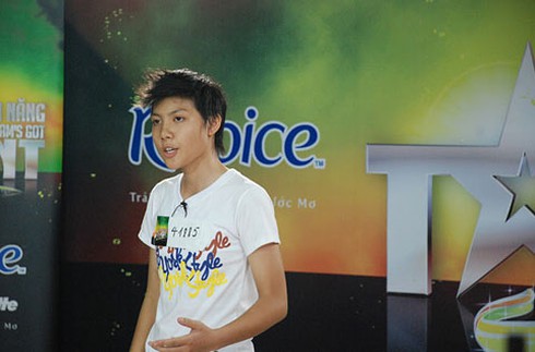 Cậu bé gây `sốt` với `My heart will go on` thi Vietnam's Got Talent