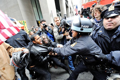 Đụng độ trong `Ngày hành động` ở phố Wall