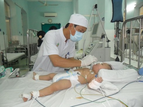 Dịch bệnh tay chân miệng đang ở đỉnh cao