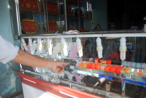 Đà Nẵng: Phát hiện vết máu nghi của tên cướp tiệm vàng