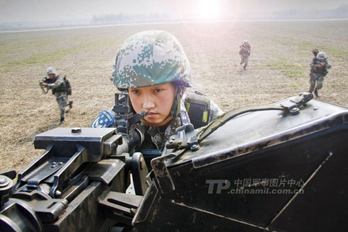 Phụ nữ ngày càng “leo cao” trong quân đội Trung Quốc