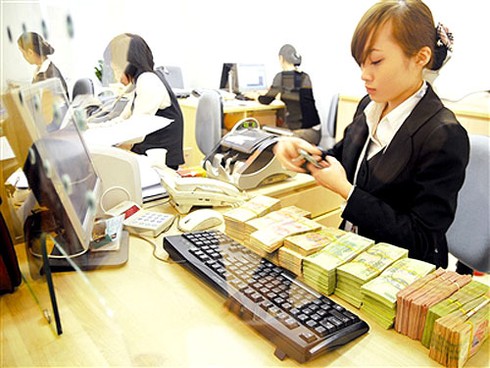 Nuông chiều ngân hàng yếu?