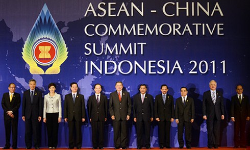 Thủ tướng dự họp cấp cao giữa ASEAN và các nước lớn