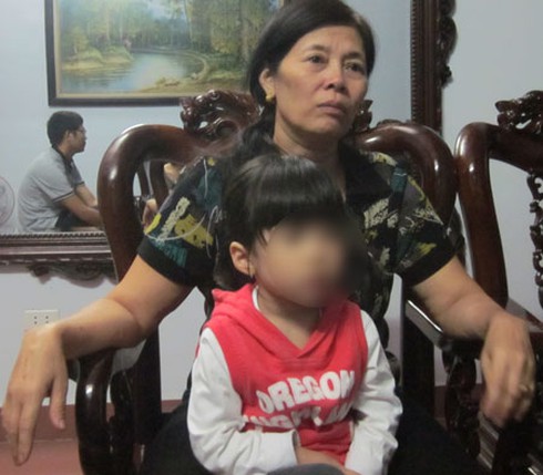 Vụ tra tấn vợ trả thù cho bồ: Vết thương bầm đen do... sửa ảnh (?!)