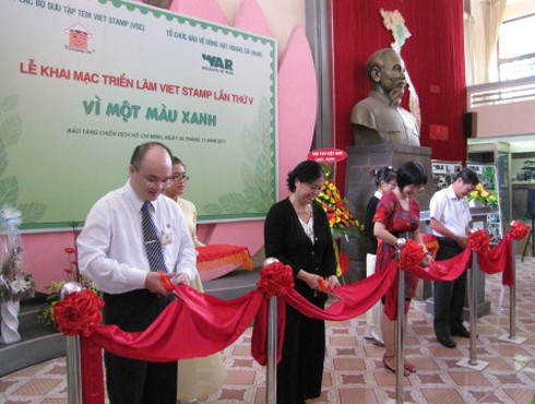 38 bộ sưu tập tem tham gia triển lãm Vì một màu xanh