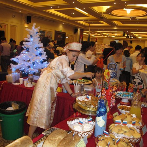Nhộn nhịp Lễ hội Từ thiện Charity Bazaar