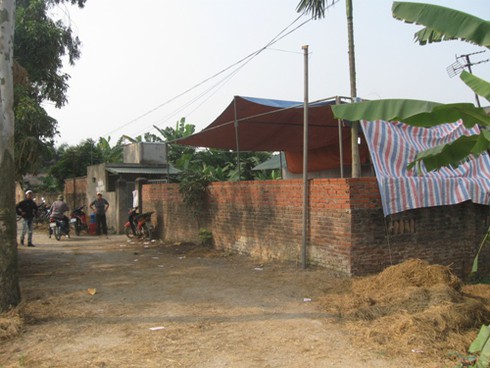 Bắc Ninh: Phát hiện tử thi phân hủy trong đống rơm