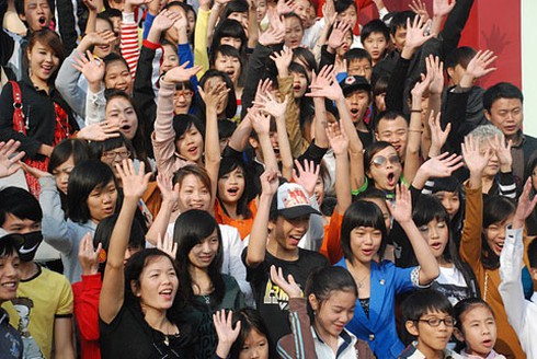 Hát then, đàn tính đọ với Kpop, hiphop