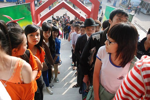 Hát then, đàn tính đọ với Kpop, hiphop