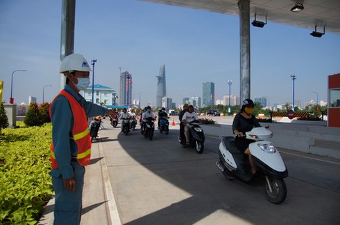 Hồ hởi ngày đầu qua hầm Thủ Thiêm