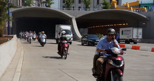 Hồ hởi ngày đầu qua hầm Thủ Thiêm