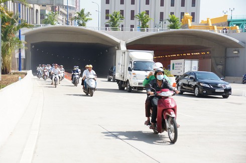 Hồ hởi ngày đầu qua hầm Thủ Thiêm