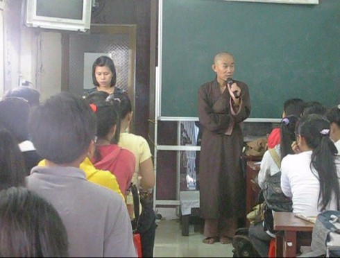 Ngôi chùa dạy ngoại ngữ miễn phí