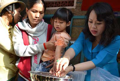 Ông già ozon bị `phản đòn` về cách chữa tay-chân- miệng