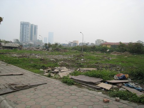 Từ Liêm: Hơn 10 nghìn m2 đất thu hồi rồi bỏ hoang