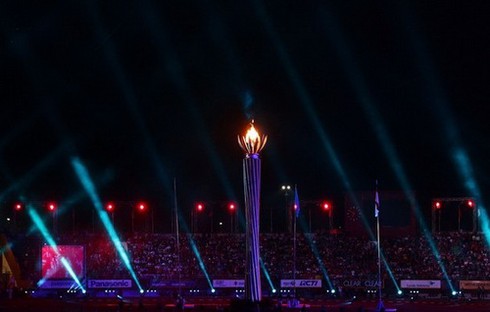 Indonesia nói lời tạm biệt, trao cờ chủ nhà cho Myanmar