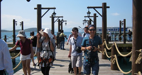 Người châu Á vẫn thích “ăn chơi nhảy múa”