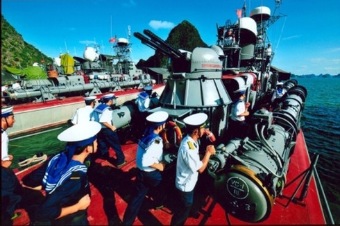 Phóng viên, nhiếp ảnh gia được tiếp cận vũ khí mới của quân đội