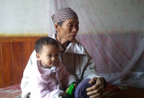 Chồng sắp chết vẫn tìm vợ để giết