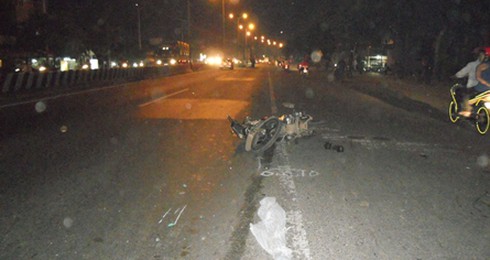 Chạy lấn tuyến, tông người đi bộ trọng thương