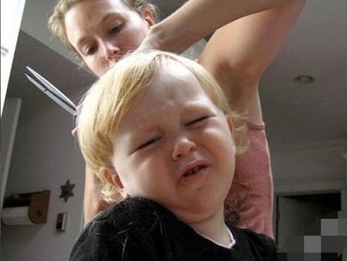 Hốt hoảng như các `thiên thần` cắt tóc