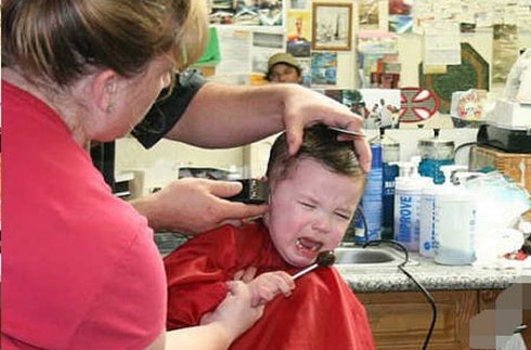 Hốt hoảng như các `thiên thần` cắt tóc