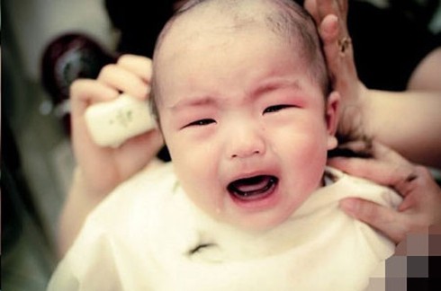 Hốt hoảng như các `thiên thần` cắt tóc