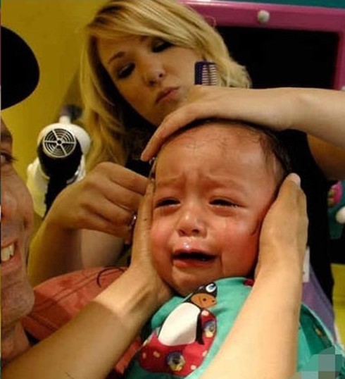 Hốt hoảng như các `thiên thần` cắt tóc