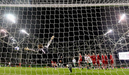 Dấu mốc quan trọng trong cuộc đời danh thủ Gary Speed