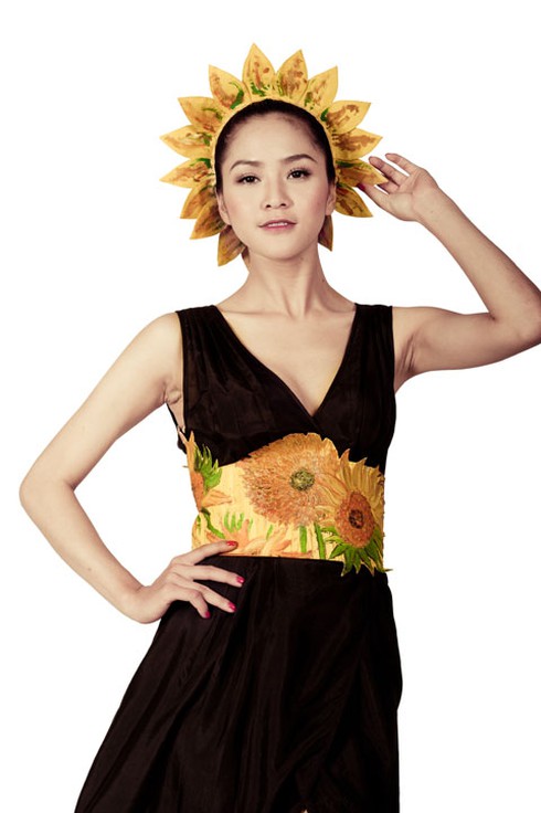 Hoa cỏ, sọc caro lên ngôi thời trang Xuân Hè 2012